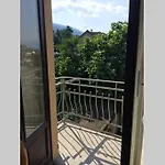 Luminoso Appartamento In Villa A Stresa